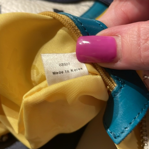 MCM small white and blue shoulder bag. - Picture 9 of 10